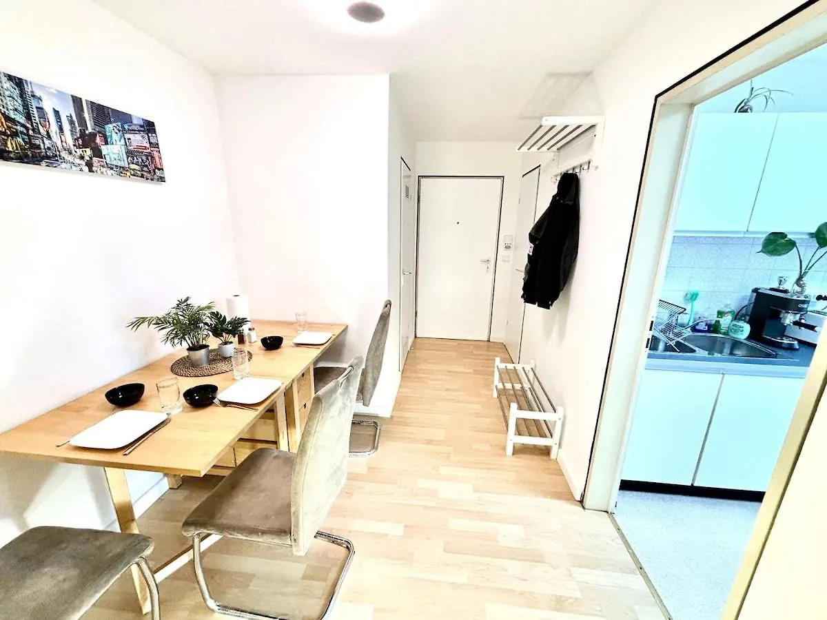 Apartment With 2 Balconies In נירנברג